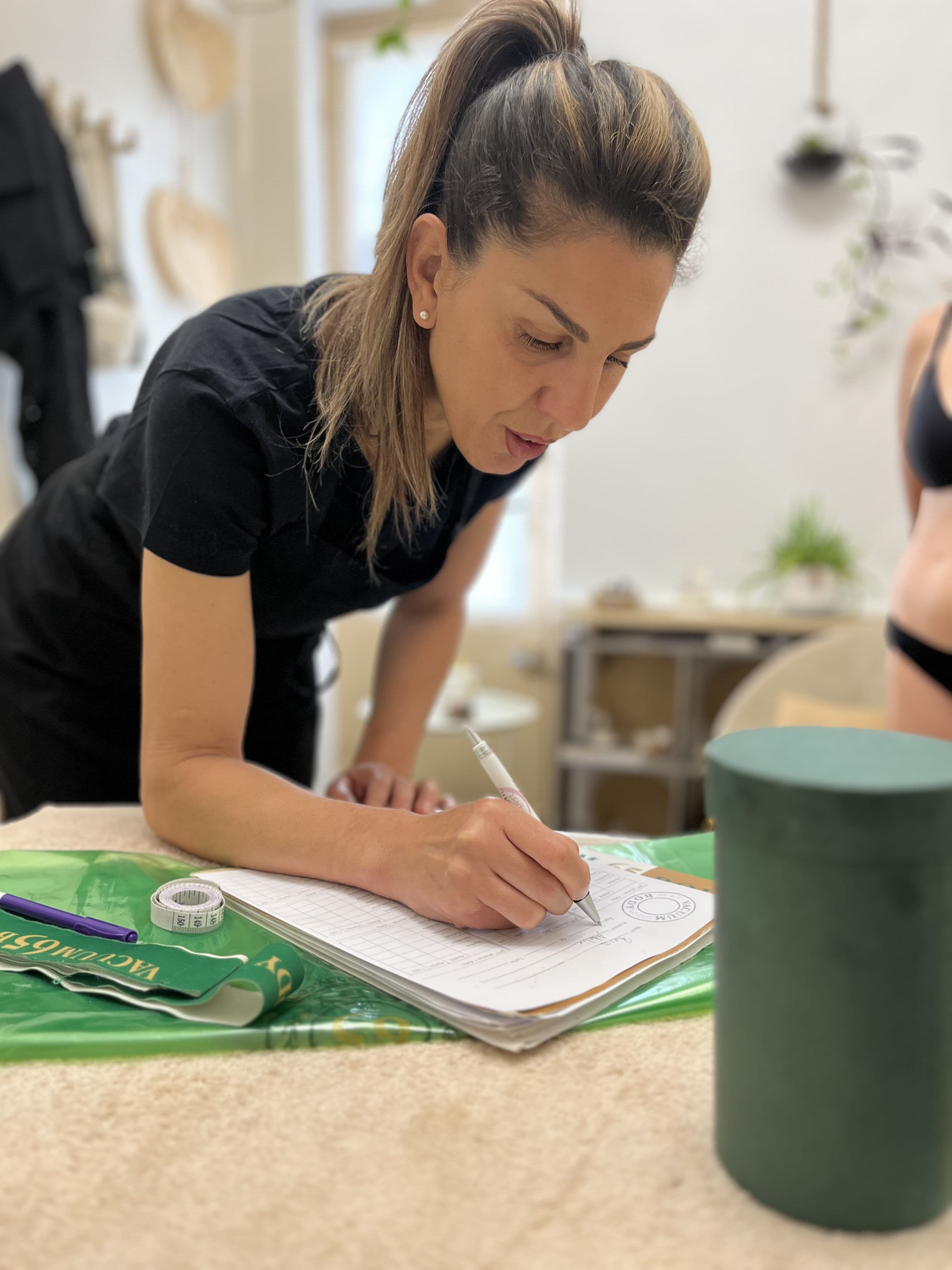 Microneedling à Nice : la solution naturelle pour une peau lisse et lumineuse